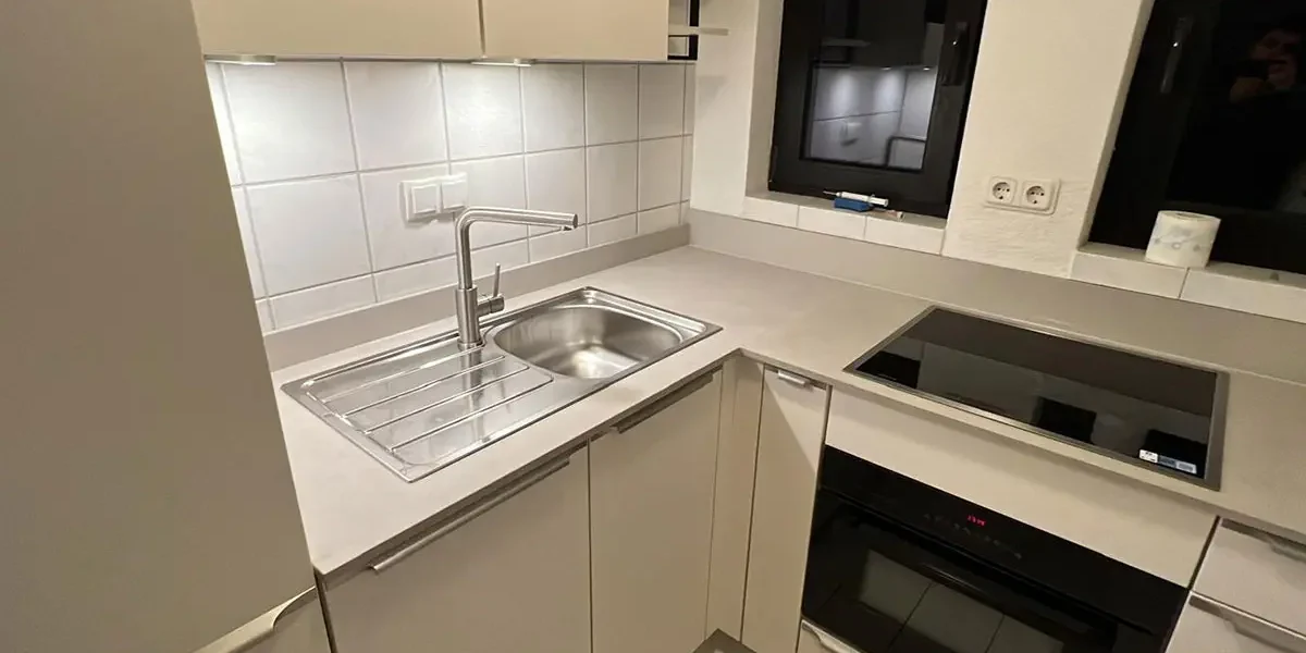 kuechenrueckbau-mit-fachgerechter-anschluss-umlegung